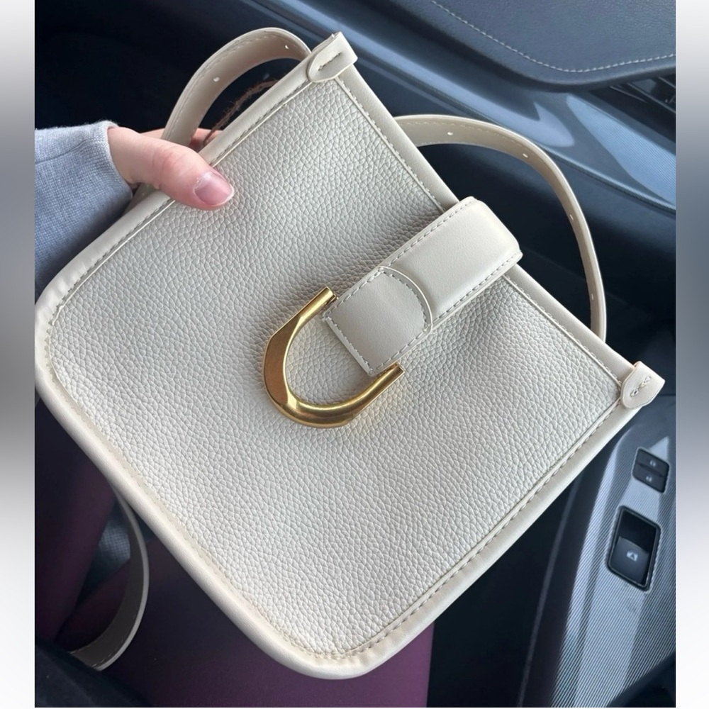 Antik Craft 🤍🤎💛 Pebbled faux leather cream square shoulder bag NWT
